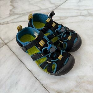 KEEN kids Seacamp II CNX Sandals Black Blue & Green Size 12 US Kids